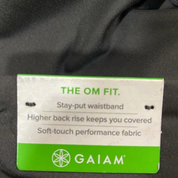 GAIAM Om Fit High Rise Straight Yoga Kick Capri Pants Size Small Black NEW - Picture 9 of 13